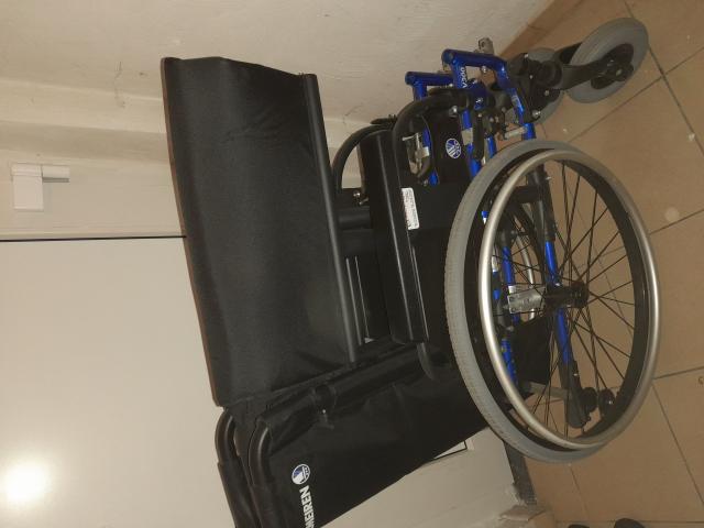 Photo Nouveau fauteuil roulant & facture d achat image 2/4