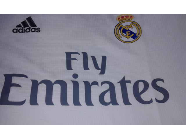 Photo Nouveau maillot du Réal de Madrid 2016 taille XL image 2/5