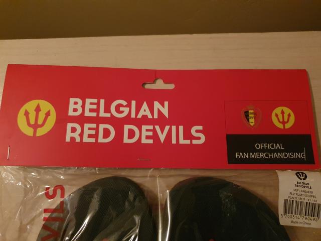 Photo Nouvelle paire de slache belgian red devils taille 43/44 image 2/5