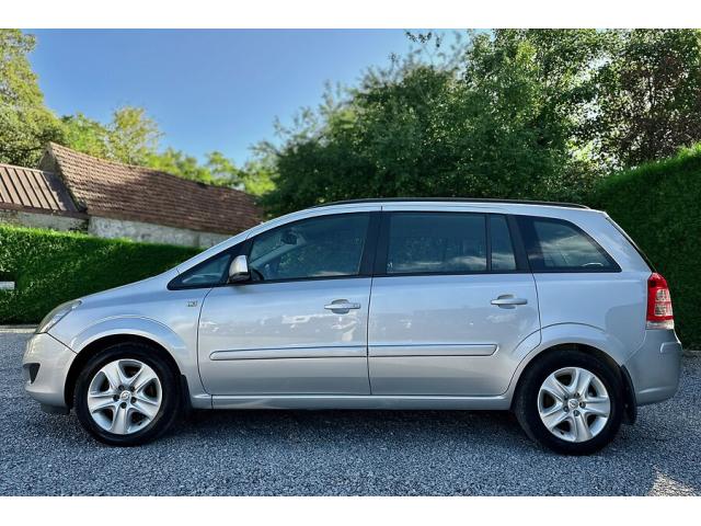 Photo Opel Zafira 1.6i 7zitpl. - 04 2013 image 2/6