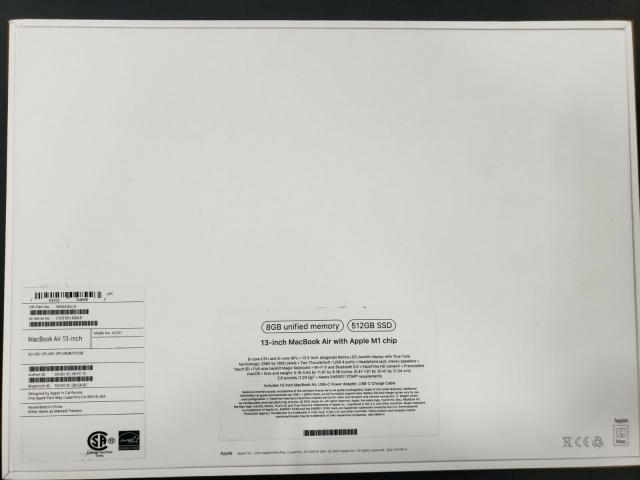 Photo Ordinateur portable MacBook Air 13 pouces (512 Go SSD, M1, 8 Go) - Argent - (novembre 2020) image 2/5