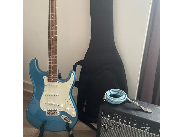 Photo Pack fender- guitare électrique bleu image 2/6
