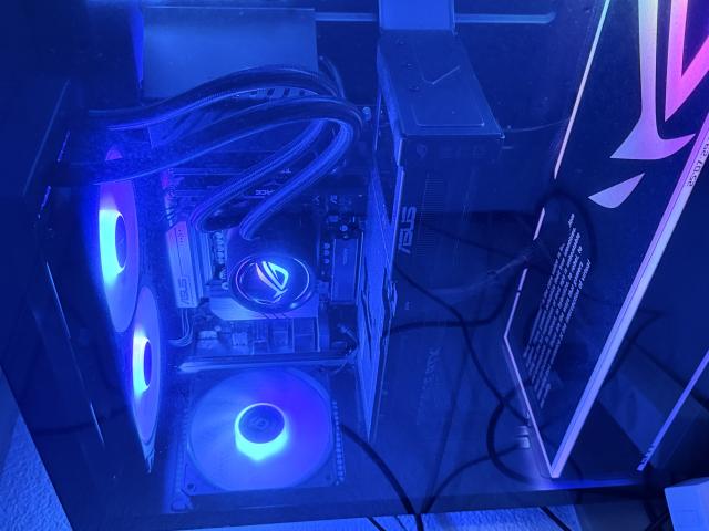 Photo Pc de bureau ROG ASUS image 2/2