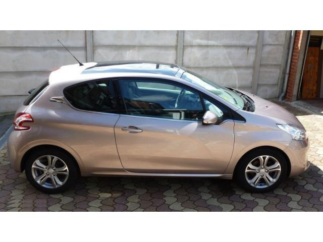 Photo Peugeot 208 1.6l HDI Allure image 2/3