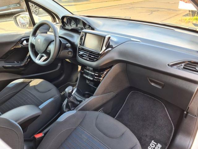 Photo Peugeot 208 BlueHDi 100 Active image 2/4