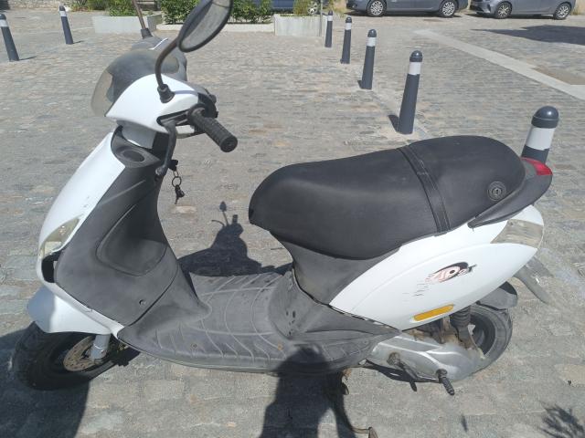 Photo Piaggio zip C25 2 temps classe B image 2/3