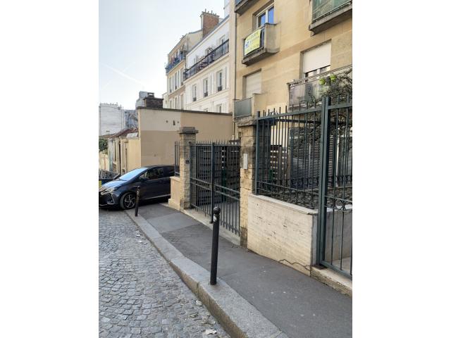 Photo Place de parking MOTO rue G.Pilon Paris 18 image 2/2