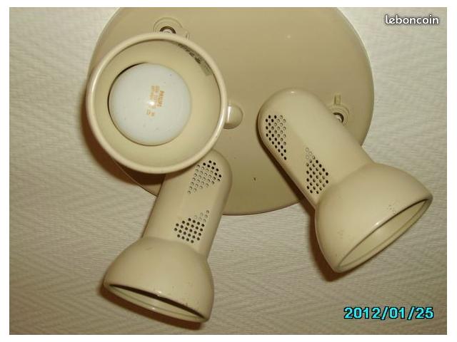Photo Plafonnier beige ou noir 3 spots orientables 360° image 2/3