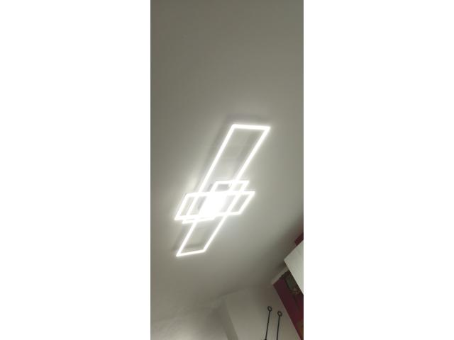 Photo plafonnier led trio leuchten irvine couleur métal et blanc mat L105 cm H6.5 cm P42 cm image 2/6