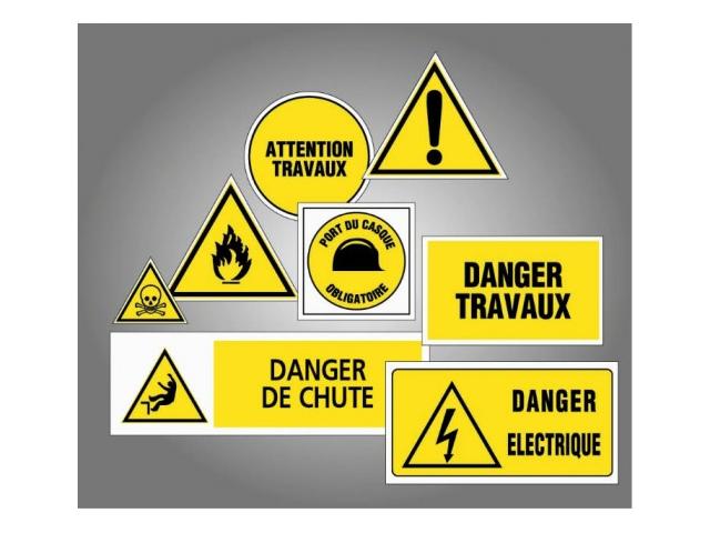 Photo Plaque signalisation  Maroc .panneaux de sécurité, plaques d'évacuation ,panneaux interdiction de fu image 2/4