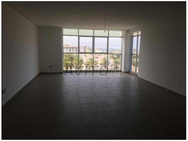 Photo plateaux bureaux 64m image 2/4