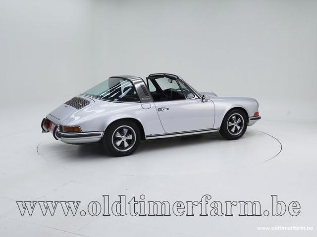 Photo Porsche 911 2.4 T/E Olklappe Targa '71 CH0371 image 2/6