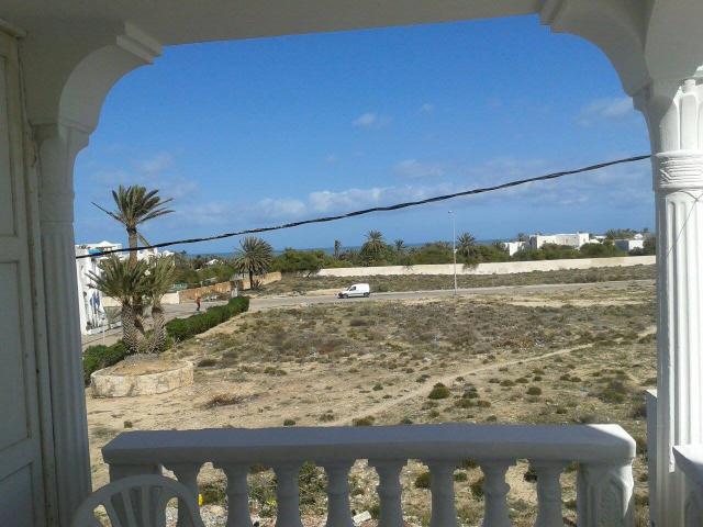 Photo promo fin mai appartement vue mer zone touristique Djerba image 2/4