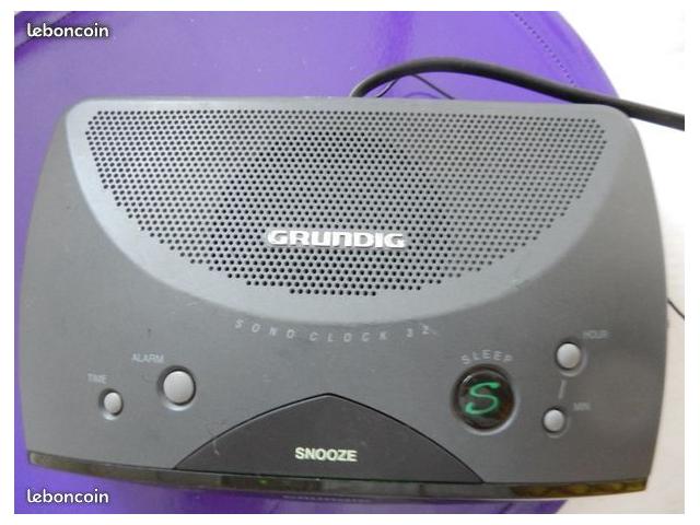 Photo Radio réveil Grundig "sonoclock 32"Très Bon état image 2/3