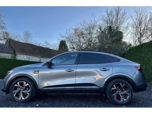 Photo Renault  Arkana 1.6 RS-Line E-Tech Hybrid - 01 2023 image 2/6