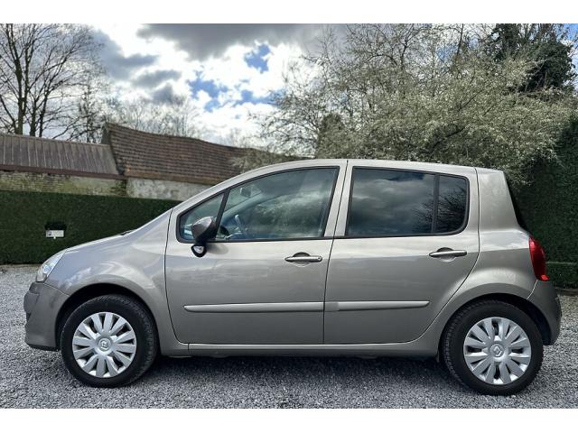 Photo Renault Modus 1.5d - 12 2011 image 2/6