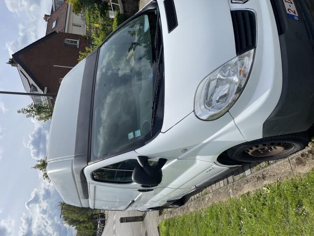 Photo Renault Traffic 2.0 dci 2013 automatique contrôle ok !! image 2/6
