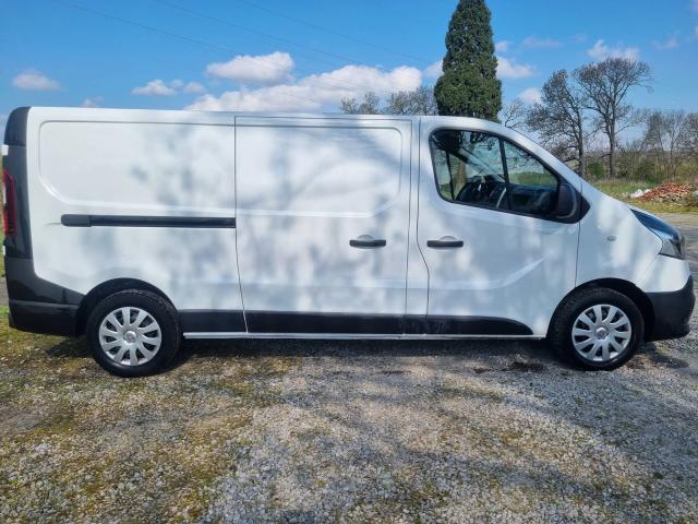 Photo Renault Trafic Long châssis 1.6dci 125cv 2016 euro5 Airco. image 2/6