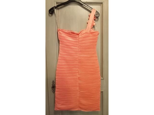 Photo Robe cocktail couleur corail image 2/4