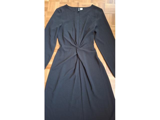 Photo Robe noire H&M Divided image 2/2