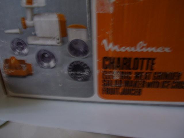 Photo Robot Charlotte Moulinex Vintage Avec hachoir râpes presse agrumes etc image 2/4