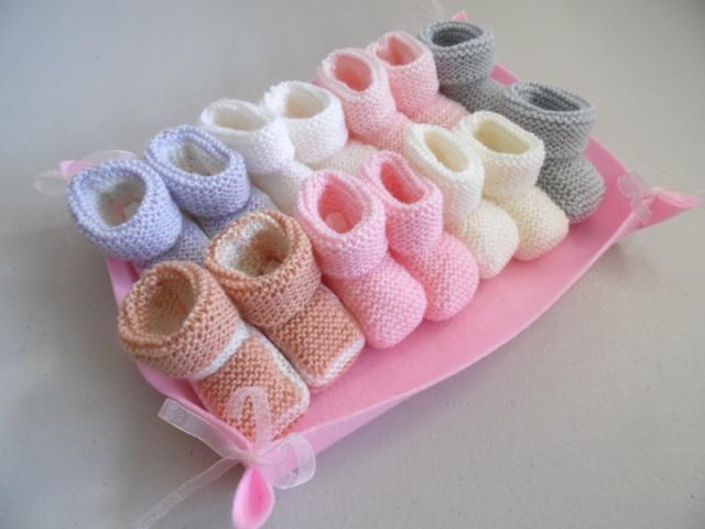 Photo Semainier de chaussons bébé tricot laine fait main layette image 2/3