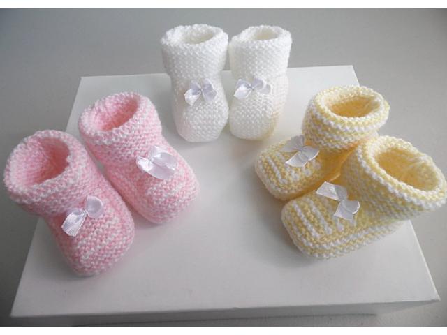 Photo Semainier de chaussons tricot laine bébé fait main image 2/6