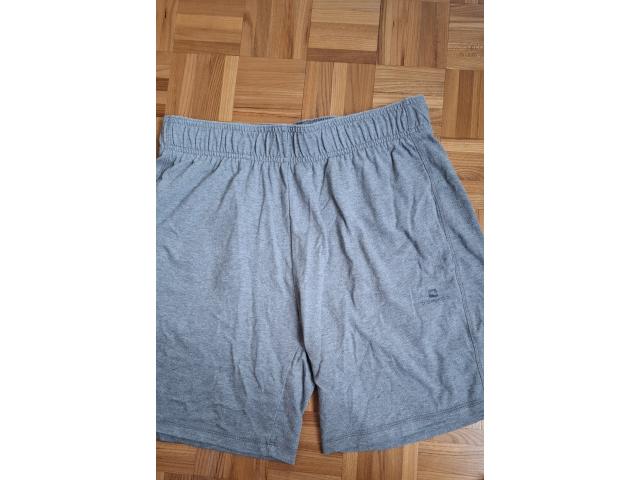 Photo Short gris Domyos image 2/2