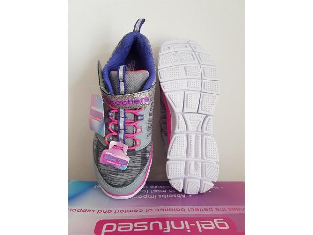 Photo SKECHERS-NEUF-Chaussures sport-Pointure 35 image 2/4
