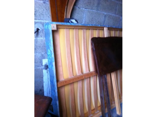 Photo sommier,lit,table,commode image 2/6