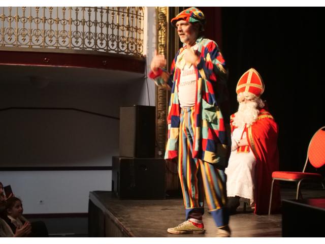 Photo Spectacle de clown, animations de rue, du mime, de la statue vivante, de l'échassier burlesque, de l image 2/6