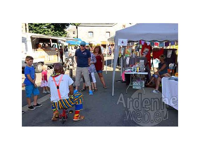 Photo Spectacle de clown, artiste de rue, mime, faux serveur, échassier, clown image 2/6
