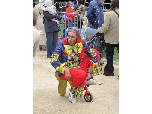 Photo Spectacle de clown, clown pour anniversaire, animations de rue, mime, faux serveur, échassier, statu image 2/6