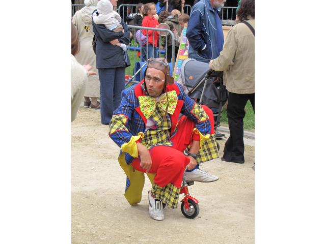 Photo Spectacle de clown, clown pour anniversaire, animations de rue, statue vivante, faux serveur pour ég image 2/6