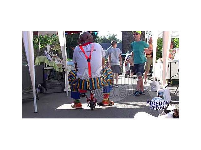 Photo Spectacle de clown dans les écoles, animations fêtes d'entreprises, mime, statue vivante, artiste de image 2/6