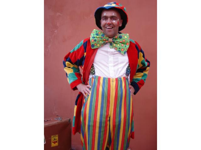 Photo Spectacle de clown pour égayer vos fêtes  anniversaires, d'Halloween, échassier, statue vivante,... image 2/6