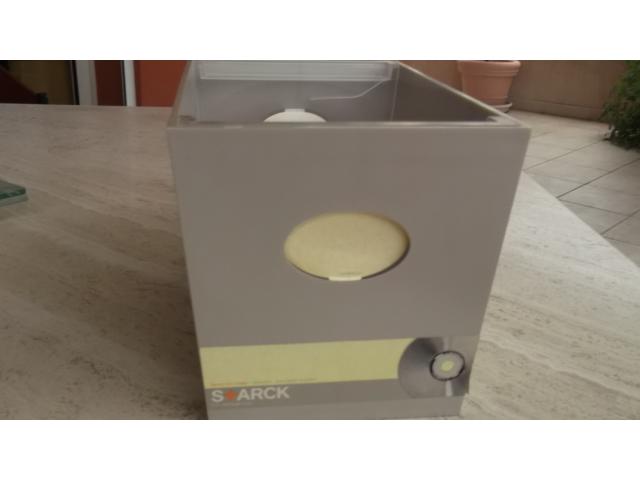 Photo STARCK :Boite de stockage de CD image 2/3