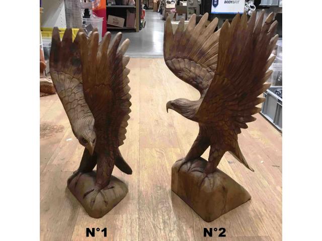 Photo Statue aigle les ailes déployées en bois - H: 49 à 53 cm image 2/3