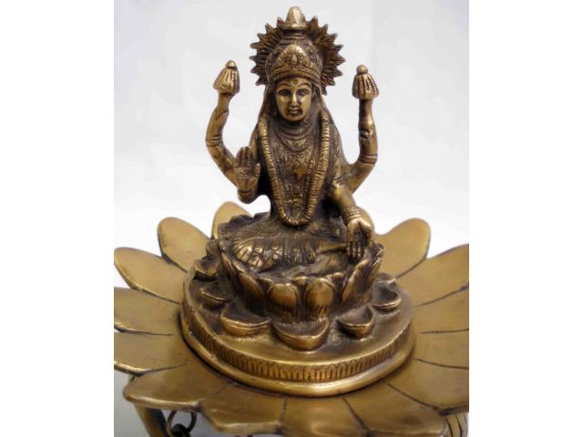 Photo Statue de la déesse Laxmi ou Lakshmi en bronze - H: 24 cm image 2/4
