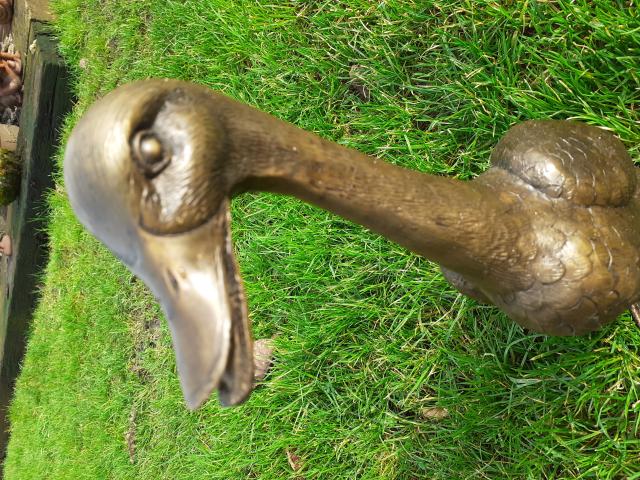 Photo Statue en bronze d'un canard debout image 2/6