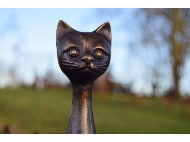 Photo Statue en bronze (le chat au long cou) image 2/6
