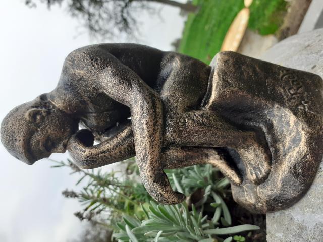 Photo STATUE EN FONTE PATINEE BRONZE (le penseur de Rodin) image 2/6