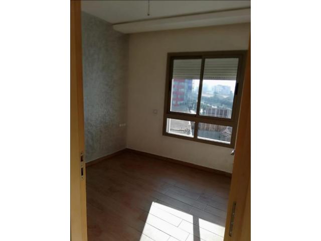 Photo studio neuf de 40m2 rouches noires image 2/5