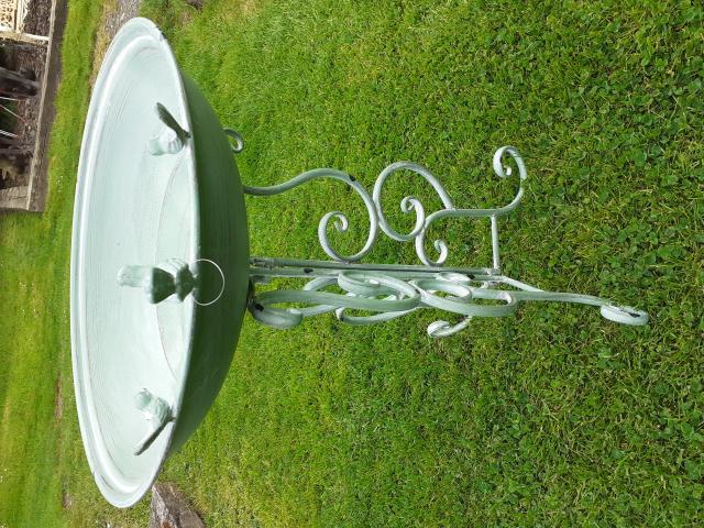 Photo SUPERBE BAIN D'OISEAUX EN METAL PATINE image 2/6