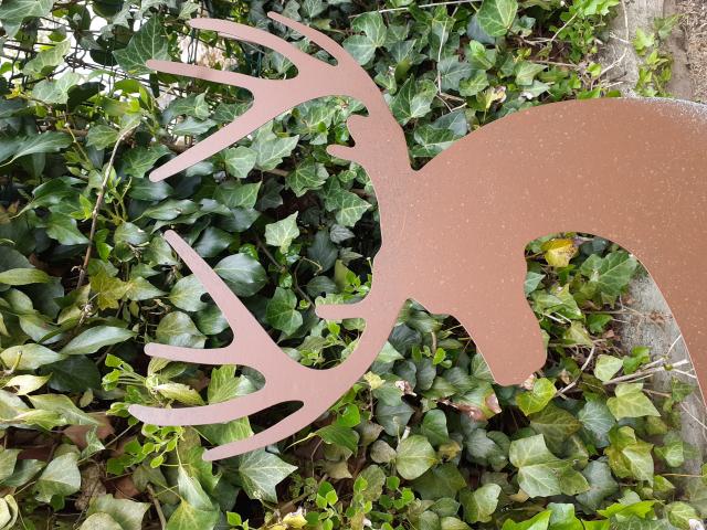 Photo SUPERBE CERF EN METAL PATINE image 2/6