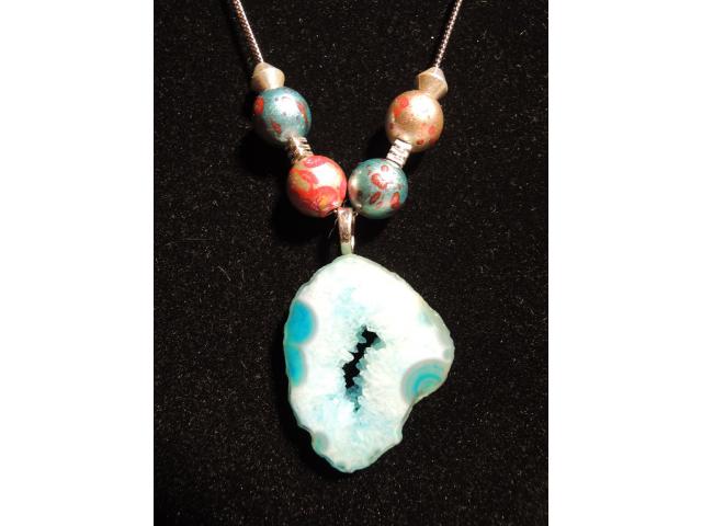Photo superbe collier, quartz bleu, perles céramiques et metalliques image 2/2
