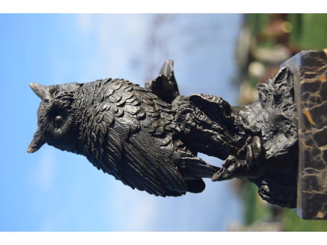 Photo SUPERBE HIBOU EN BRONZE SIGNE SUR SOCLE MARBRE image 2/6