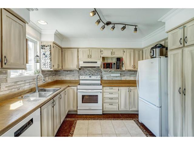 Photo Superbe maison 6 ch. proche de l'Hôpital St-Eustache (Quebec) image 2/6