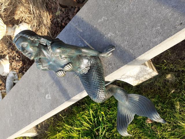 Photo SUPERBE SIRENE EN FONTE PATINEE . image 2/6