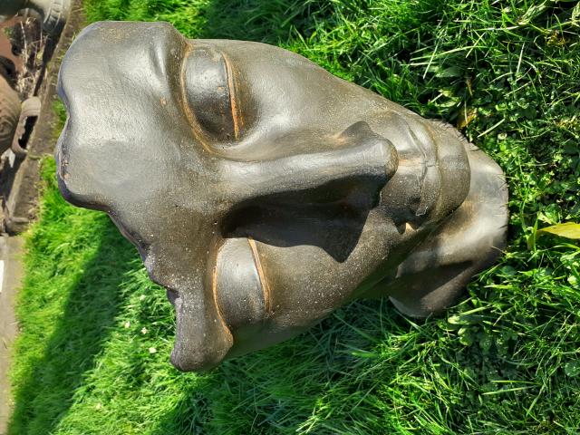Photo Superbe statue en pierre patinée(le visage , petit modèle) image 2/6